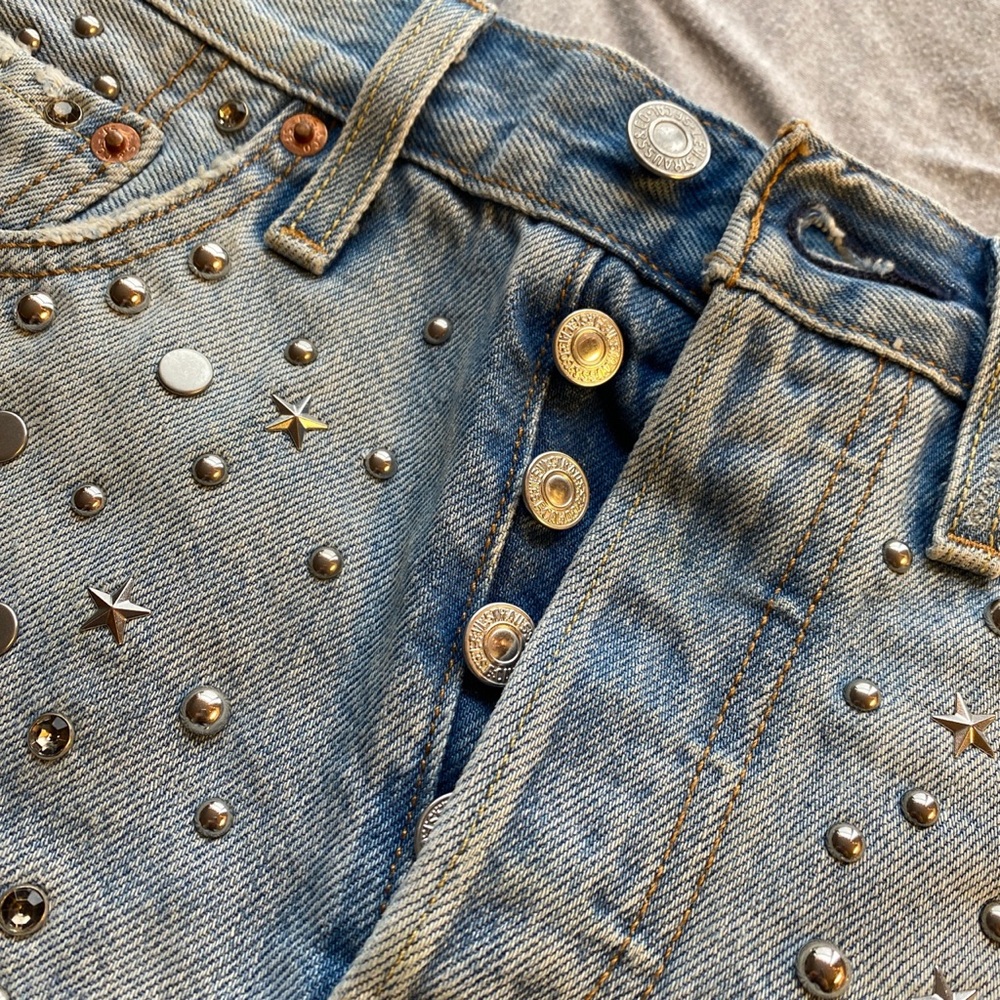 LEVI DENIM SHORTS